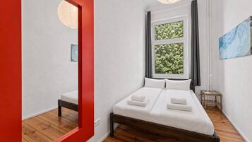 2 habitaciones, tabla de planchar con plancha, wifi y ropa de cama