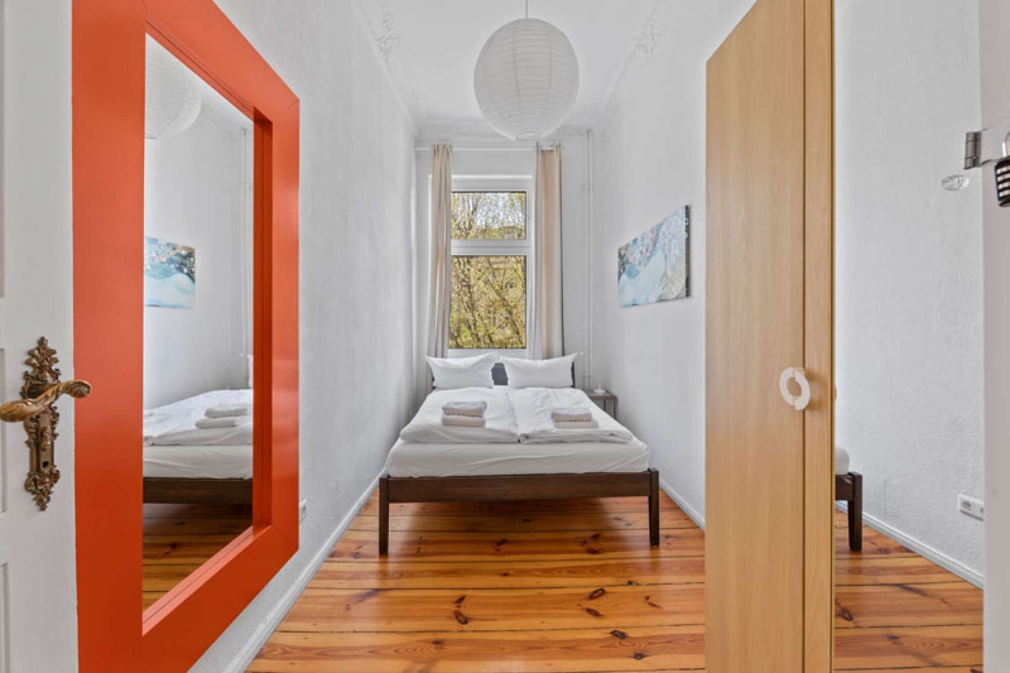 2 habitaciones, tabla de planchar con plancha, wifi y ropa de cama 