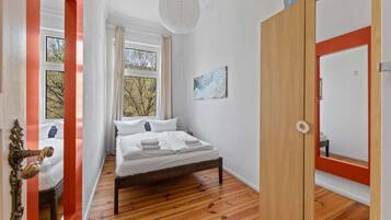2 habitaciones, tabla de planchar con plancha, wifi y ropa de cama
