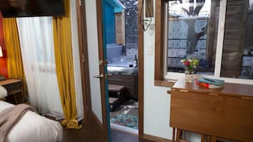 1 chambre, fer et planche Ă  repasser, Wi-Fi gratuit, draps fournis