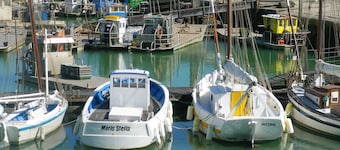 At the foot of the Ile d'Oléron bridge quiet villa not overlooked private parking