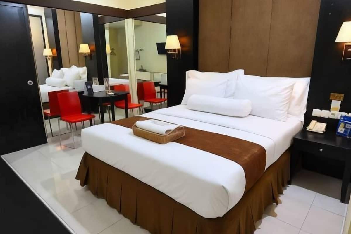 1 bedroom, desk, free WiFi, bed sheets