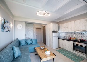 Dúplex Confort | Área de sala de estar | Televisión LED de 32 pulgadas con canales digitales y televisión 