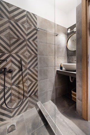Deluxe Duplex | Bathroom -  En Lefko Boutique Apartments (Lefkada)