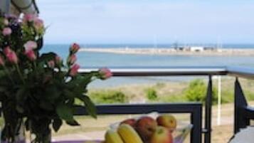 تناول الطعام بالخارج