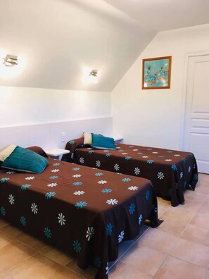 2 bedrooms, desk, iron/ironing board, travel crib