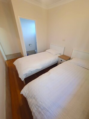 4 chambres, bureau, fer et planche à repasser, Wi-Fi