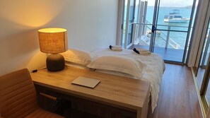4 quartos, ferros/tábuas de passar roupa, acesso à internet