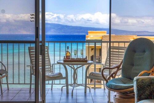9th floor Expansive Ocean view spacious 1 bedroom condo, AC, walkable area