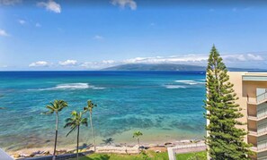 On the beach, sun loungers, beach towels - 9th floor Expansive Ocean view spacious condo (Napili-Honokowai)