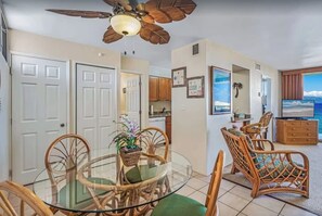 Dining - 9th floor Expansive Ocean view spacious condo (Napili-Honokowai)