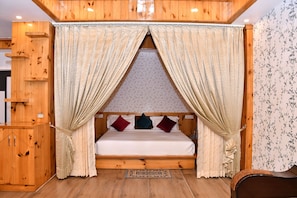 Family Room, 2 Bedrooms, Mountain View