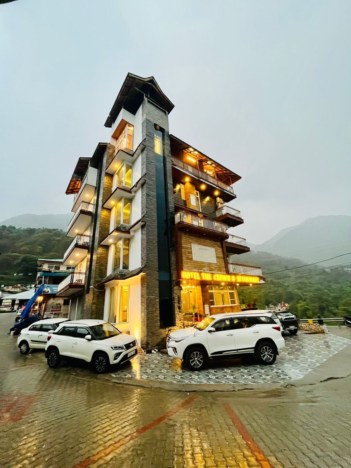 Front of property - evening/night