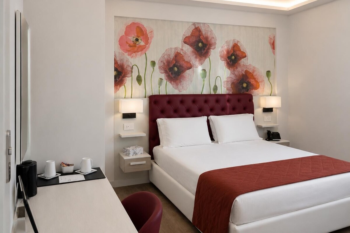 Superior Room, 1 King Bed, Accessible | Premium bedding, down comforters, memory foam beds, minibar