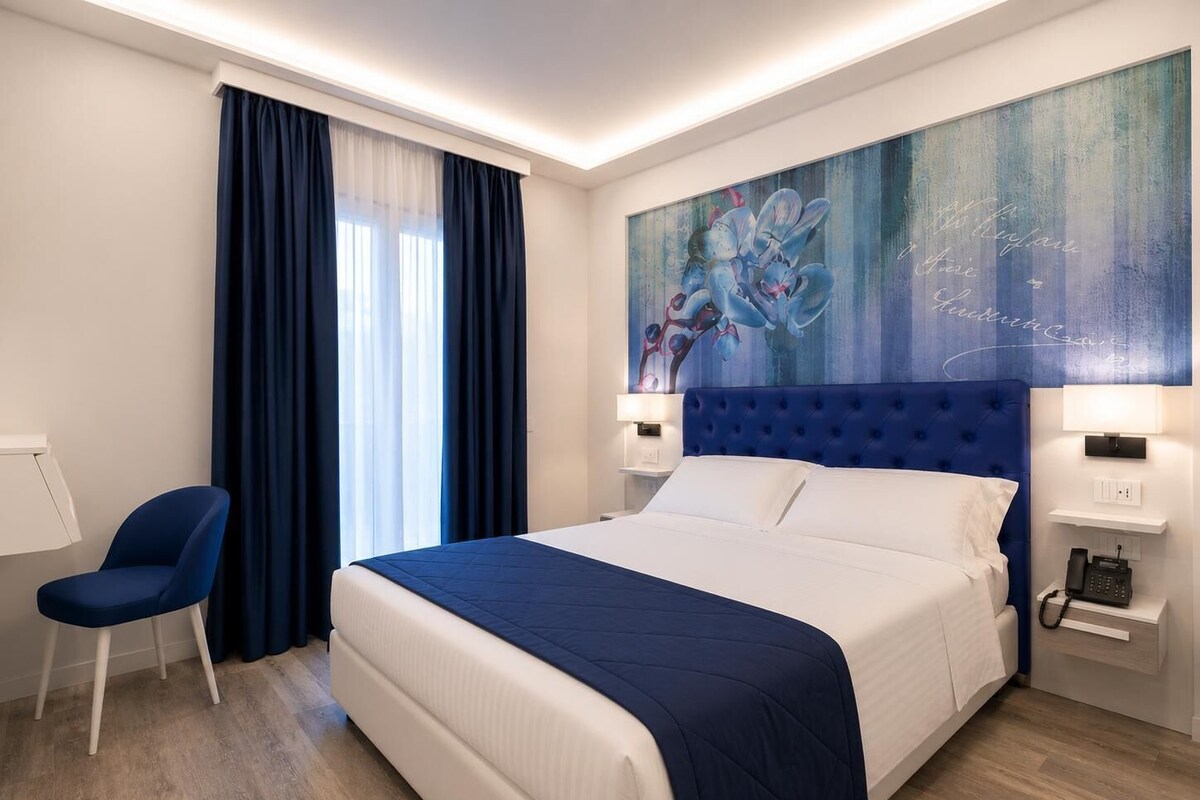 Comfort Room | Premium bedding, down comforters, memory foam beds, minibar