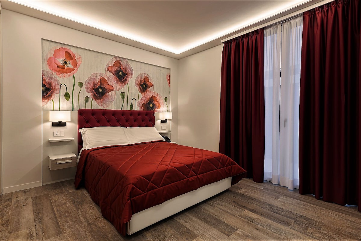 Ropa de cama de alta calidad, cubrecamas y minibar