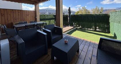 Appartement Confortable avec Terrasse Ă 5 Min du Centre, Navette Ski Gratuite !