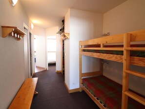 1 bedroom, WiFi - Bright apartment with ski-in/ski-out access and WIFI (Tignes)