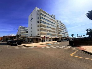 Exterior - 1BR apt, optional AC, pool, garden - Roses (Roses)