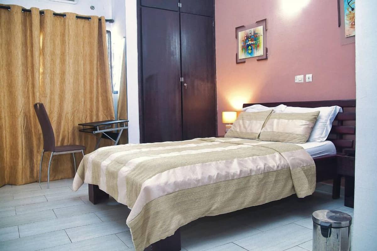 Luxury Apartment | 2 bedrooms, premium bedding, down comforters, memory foam beds