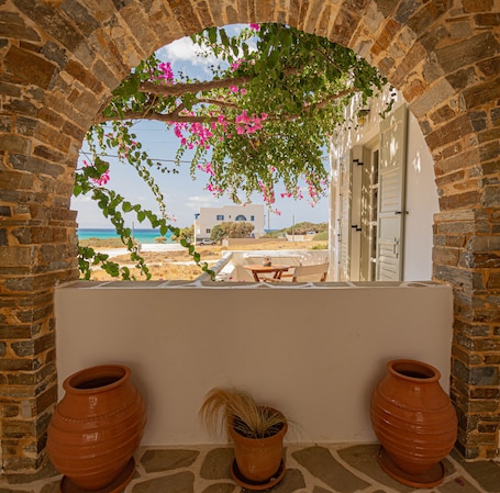 Monolocale Senior | Terrazza/patio. Studio Strouvalis