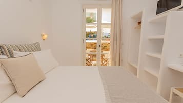 Premium Quadruple Room | Free WiFi, bed sheets