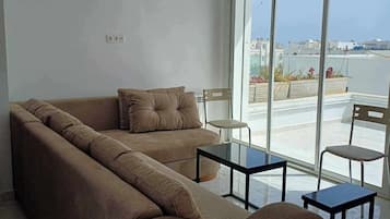 TV, libri, monitor per computer, stampante