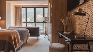 Premium bedding, down duvets, pillow-top beds, minibar - Hôtel La Voie Lactée (Bagnères-de-Bigorre)
