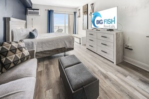 1 bedroom, iron/ironing board, WiFi, bed sheets - Nice Oceanfront Sea Mist Home with Beautiful Views (Myrtle Beach)