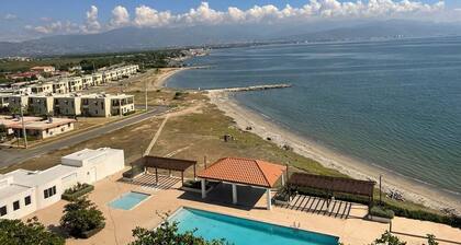 Sea Front Villa (Pool AC Gated 24hrs Security)