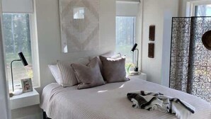 Room - Suite at Gathering Barn by Buffalo Mtn Getaway (Meadows of Dan)