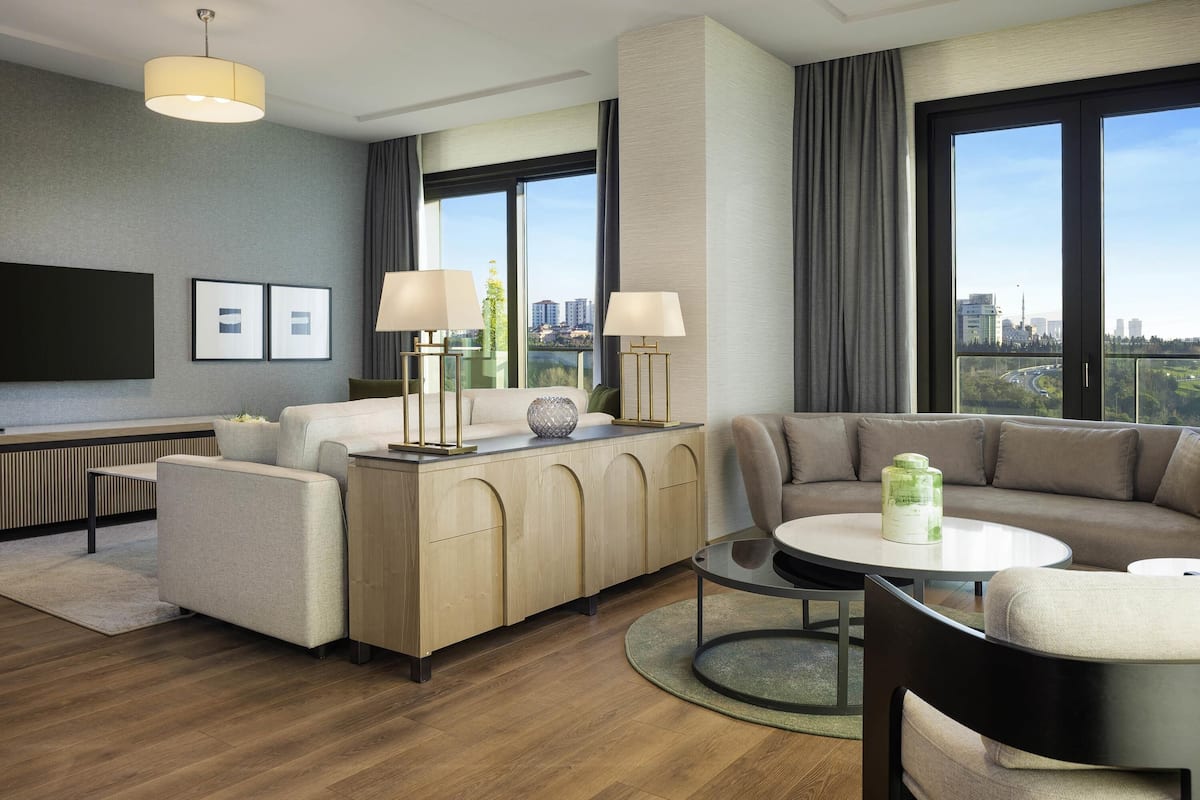 Royal Penthouse, Multiple Beds | 4 bedrooms, premium bedding, in-room safe, desk