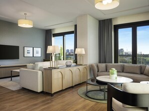 Royal Penthouse, Multiple Beds | Premium bedding, in-room safe, desk, blackout drapes
