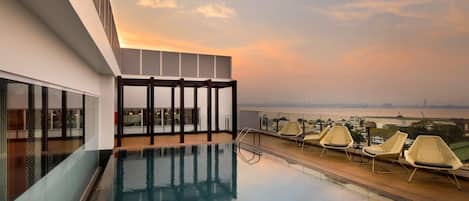 Piscina externa