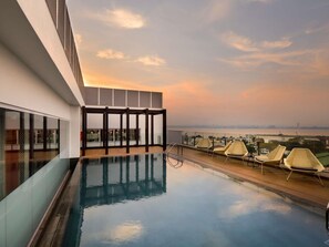 Outdoor pool - Novotel Kinshasa La Gombe (Kinshasa)
