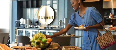 Daily buffet breakfast for a fee
