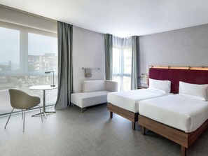 Een minibar, een kluis op de kamer, individueel gedecoreerd