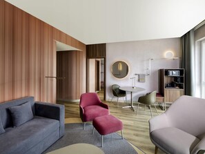 Minibar, coffres-forts dans les chambres, décoration personnalisée