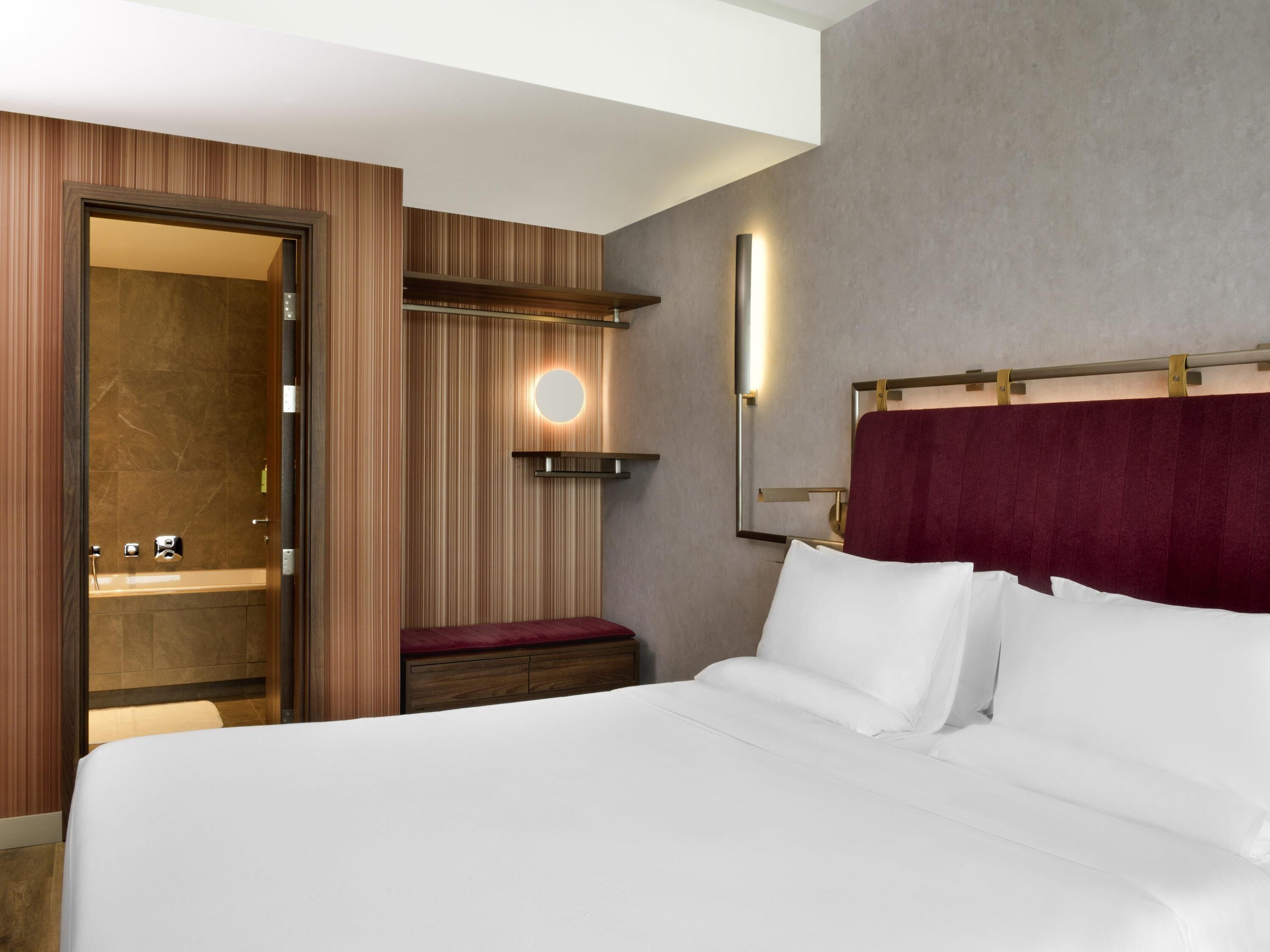 Minibar, két bảo mật tại phòng, trang trí khác biệt 