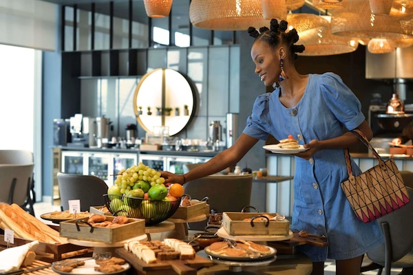 Daily buffet breakfast for a fee