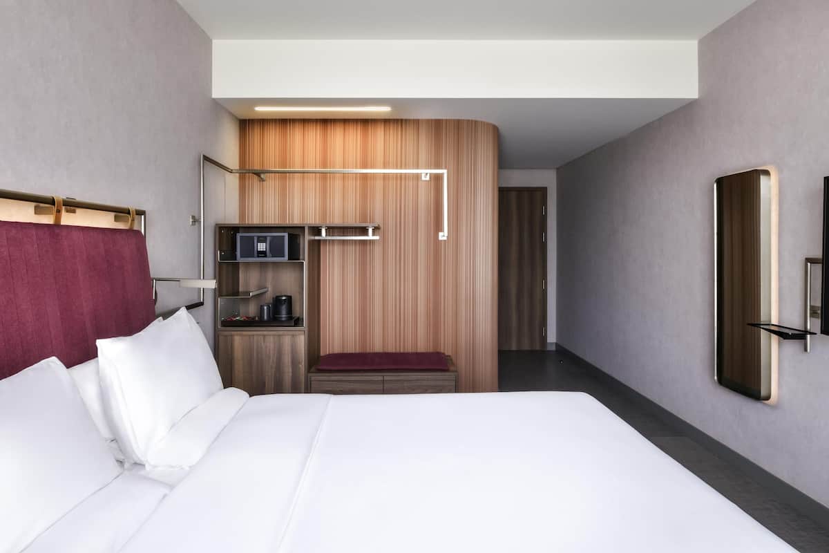 Minibar, in-room safe, individually decorated, laptop workspace