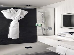 Standard Room, 1 Queen Bed | Minibar, in-room safe, individually decorated, laptop workspace - Novotel Kinshasa La Gombe (Kinshasa)