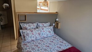 4 bedrooms, iron/ironing board, travel cot, free WiFi