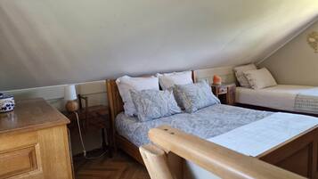 4 chambres, fer et planche à repasser, lit parapluie, Wi-Fi gratuit