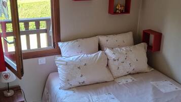 4 soverom, strykejern/-brett, reiseseng for barn og wi-fi (inkludert)