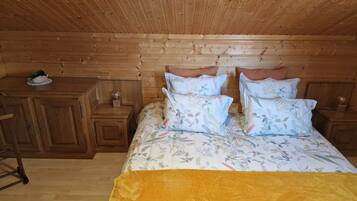 4 soverom, strykejern/-brett, reiseseng for barn og wi-fi (inkludert)