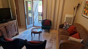 TV, peis, DVD-spiller og fotballspill