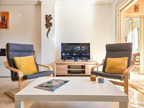 TV, DVD player