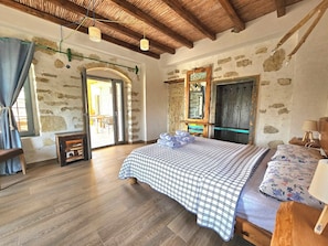 2 chambres, fer et planche à repasser, lit parapluie, Wi-Fi gratuit