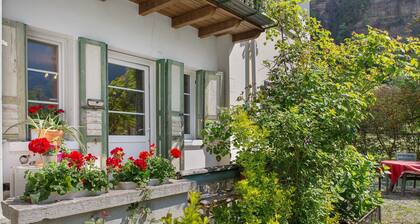 Apartment 'Villa Stanga' with Mountain Views, Private Garden and Wi-Fi